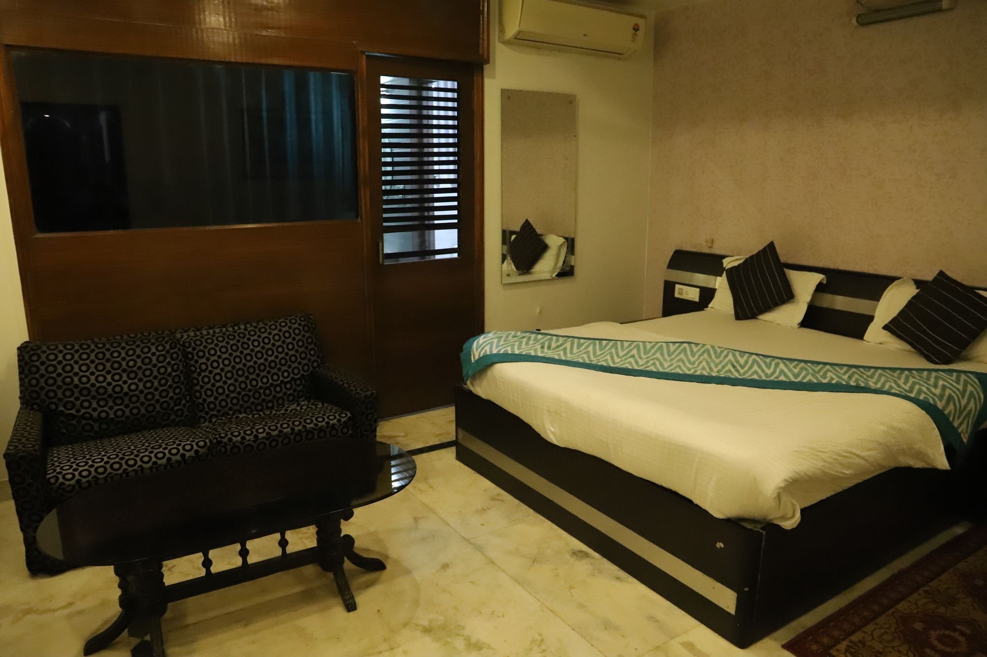 Airport Hotel Aerocity Inn Neu-Delhi Exterior foto